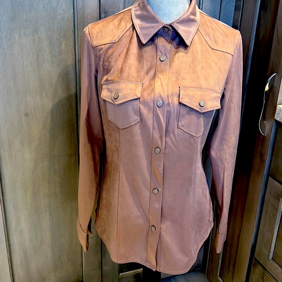 NEW Guess Sueded Top🔥🔥🔥 - Picture 1 of 7